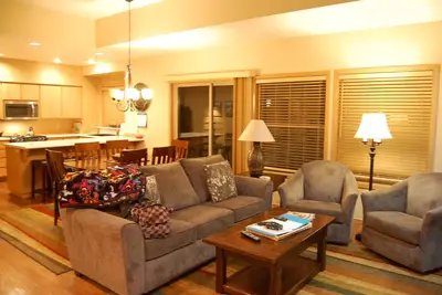 Image de Spacious, economical condo for your family getaway.