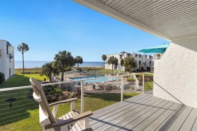 Image de Spring 2025 Available! Ocean view condo! Sleeps 6! Large Community Pool! Beach!
