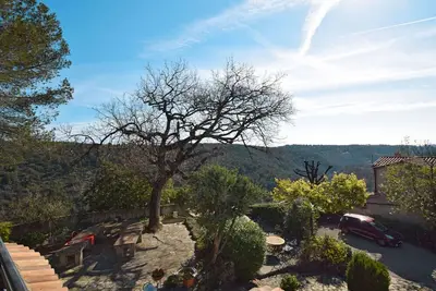 Image de Bel appartement dans une maison de vacances avec Wifi, piscine, Tv, terrasse et parking