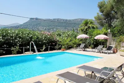 Image de Appartement dans une maison de vacances avec piscine, climatisation, Wifi, Tv, terrasse, parking