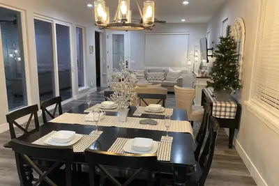 Image de Glam modern farmhouse style in a gorgeous new custom home!