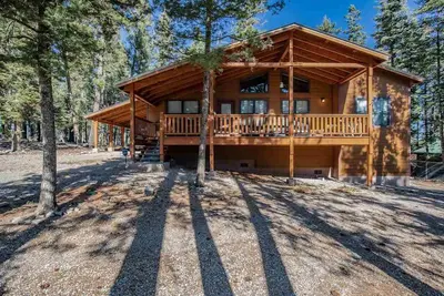 Image de Beautiful Cloudcroft Getaway cabin on National Forest & biking\/hiking trails
