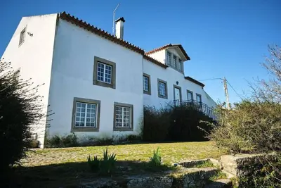 Image de Beautiful 8 Bed Cottage in Celorico with Pool