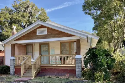 Image de Tillman Cottage. Beautifully Renovated 1920's home!