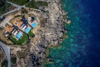 Armonia Seaside Villas