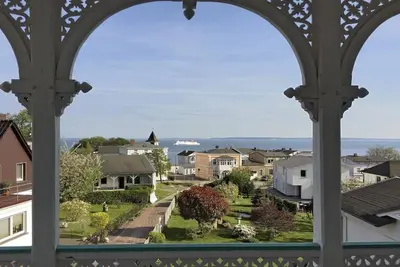 Image de Apartment sea view - 2 balconies, designer kitchen, parquet, bathroom architecture 75sqm