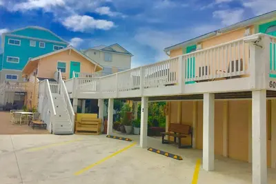 Image de Beachside Suites 4: Downtown and next to the Sea!