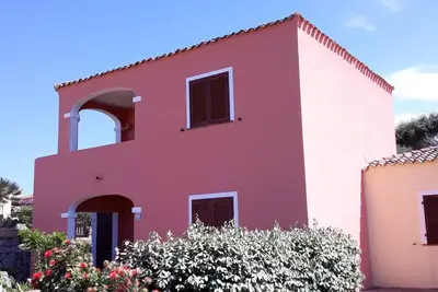 Image de Pink house in residence with pool, wifi -air conditioner, near the sea