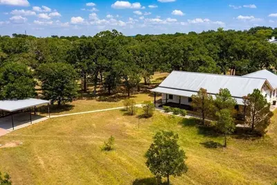 Image de Pecan Farm Haus - Private Hot Tub - Patio views