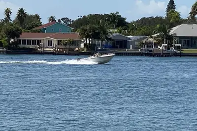 Image de Spectacular sunsets direct Waterfront Isla Del Sol near St. Pete Beach. 3br, 2ba