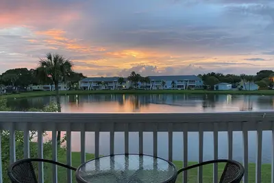 Image de Sunny and spacious waterfront condo with a beautiful view