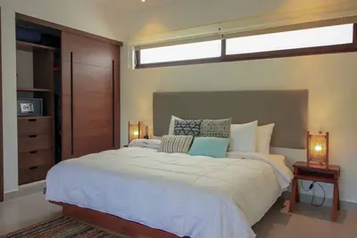 Image de Beautiful Ground Floor Loft w/enclosed Patio & Golf Course Views! ! !
