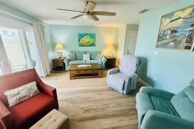 Image de Ocean Side Village 2/2 Townhouse with Garage C1