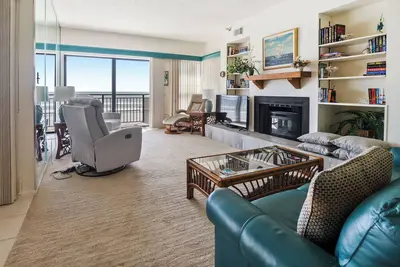 Image de Sea Fire 2/2 Unit 3b - Direct Beach Access + Ocean Views