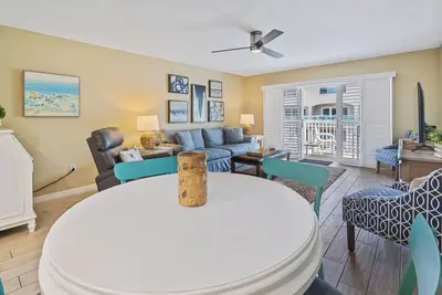 Image de Win San C-211 Ocean View 2/2 Townhouse Unit