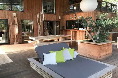 Image de Villa \"Douceur Exotique\" avec piscine pour 12 personnes entre lac et océan