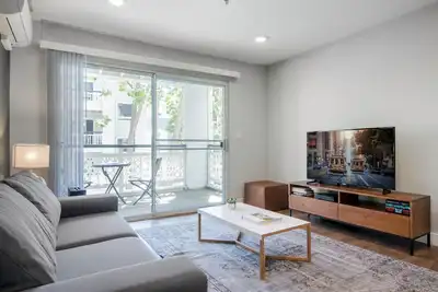 Image de Dapper Downtown Mountain View 2br w/ pool, gym, parking, by Blueground