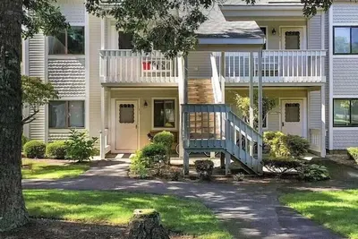 Image de Shining Sea Condo