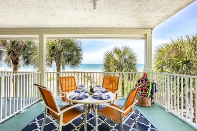 Image de Quaint & Cozy w/Beachfront Balcony! Free Activities! Walk to Best Local Restaurants ~ Port Holiday 6