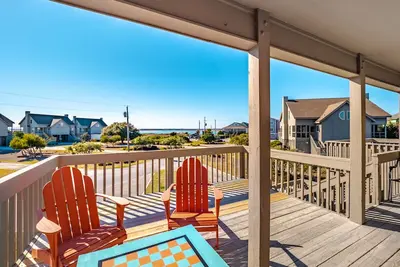 Image de Sunny Skies Ahead | Community Beach Access + Pool!