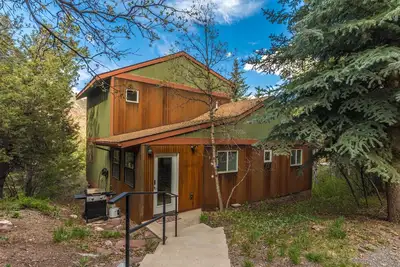 Image de Amazing Views - Wrap-Around Deck - Secluded Home