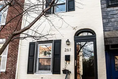 Image de Renovated Historic Row Home in Fitler Square!