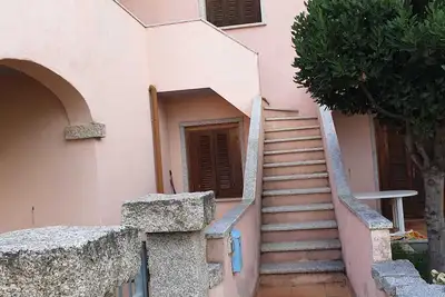 Image de A stone's throw from the center