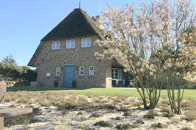 Image de Fantastic house under thatch with 4 rooms on approx.