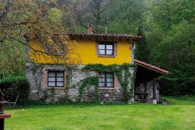 Rural house next to Cangas de Onis