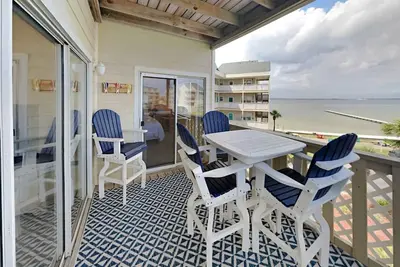 Image de Joliment décoré Baywatch Condo W / Vues de Sound!