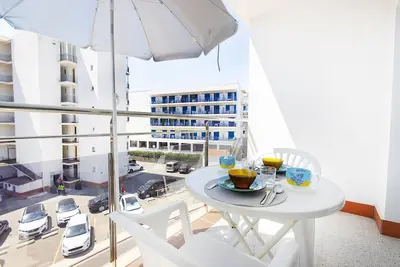 Image de Charmant studio climatisé à 50 m de la plage de Roses, idéal pour 2 personnes