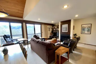 Image de Spectacular Green Mountain views, walk to pool and charming Manchester village