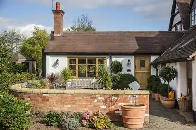 Image de Bay Tree Cottage, pet friendly, with a garden in Droitwich Spa
