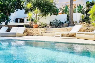 Image de Belle vila rénovée à 2 pas de la plage (max 8 adultes ou 6 adultes et 4 enfants)