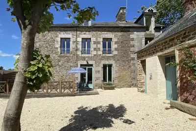 Image de Comfortable Historic Gite for 14 persons - HotTub/ Use of Tennis Court opposite