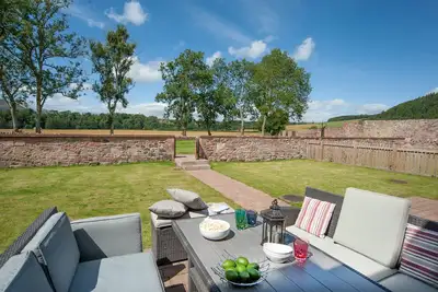 Image de Dryburgh Steading Two - by the River Tweed at Dryburgh, sleeping 4