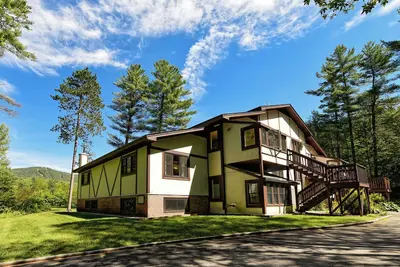 Image de Available for the 2025 - 26 Ski Season, Views of Cranmore Mt.