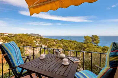 Image de R-7 Appartement avec fantastique vue sur la mer et piscine