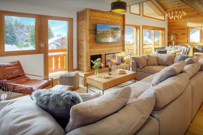 Image de Chalet Behansa - séjour tout luxe pour 10, cinema et jacuzzi - Ovo Network