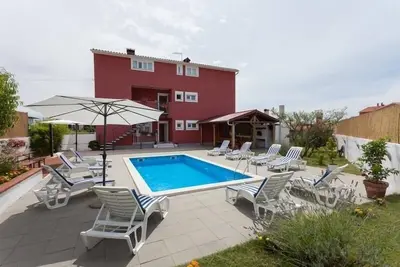 Image de Maison de vacances Rovinj pour 1 - 12 personnes avec 6 chambres à coucher - Maison de vacances