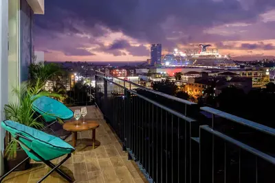 Image de Stylish Golden Beach View Apartmen