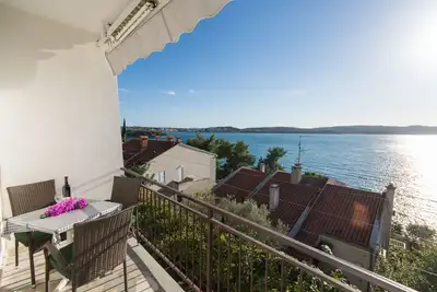 Image de Apartments Mastelić - One Bedroom Apartment with Balcony and Sea View