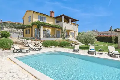 Image de Maison de vacances Kirmenjak pour 2 - 9 personnes avec 5 chambres Ă coucher - Maison de vacances