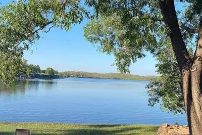 Image de How's the serenity! El Be lakeside bungalow