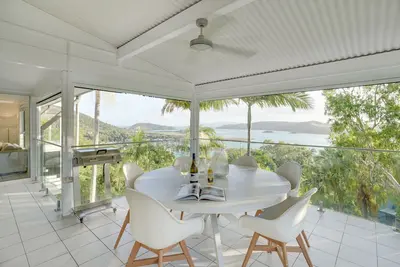Image de Great view, great location, newly renovated and furnished