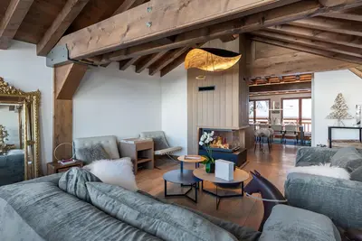 Image de Chalet entièrement rénové au centre de Courchevel Village, idéal pour 10 adultes et 4 enfants