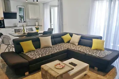 Image de Maison de vacances a Maslenica avec piscine