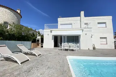 Image de Cap Llarg 9 - Quatre Chambres Chalet, Couchages 8