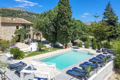 Image de \"Jaume Romona\" avec vue sur la montagne, piscine, Wi-Fi, A\/C, terrasse et jardin