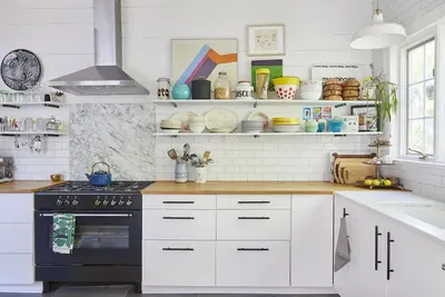 Image de Bright & Charming Artist's House in Bellport, Ny